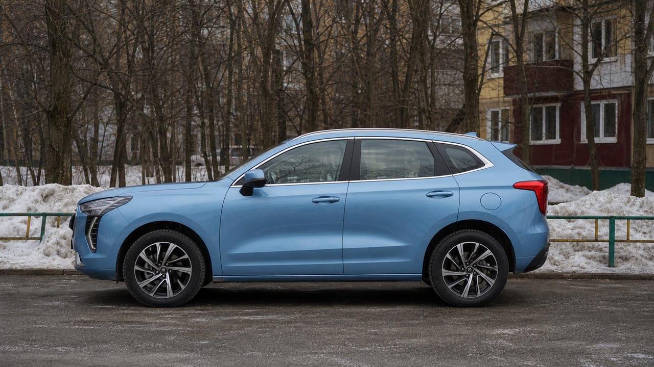 Боковой вид Haval Jolion